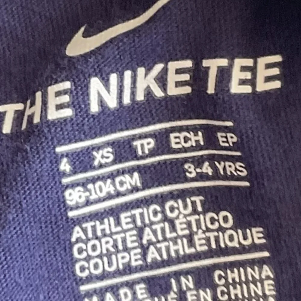 NIKE BOYS SWOOSH ‘HERE WE COME’ SHORT SLEEVES T-SHIRT
